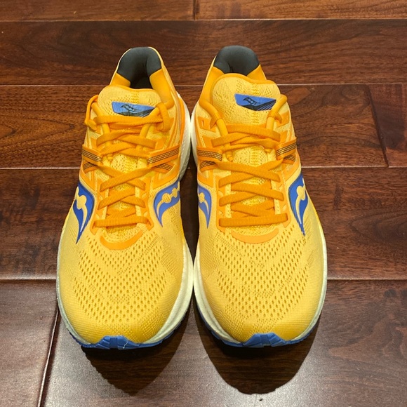 Saucony Triumph 20 Running Shoes (BRAND NEW) - Picture 1 of 7